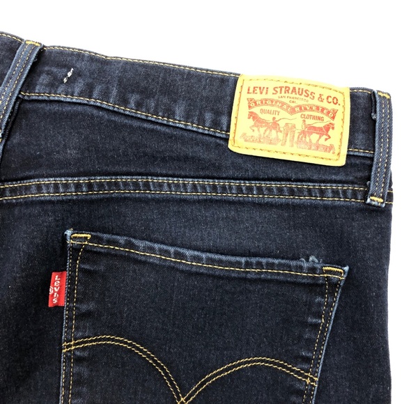 Levi’s 314 Shaping Straight Shorts - Picture 4 of 7